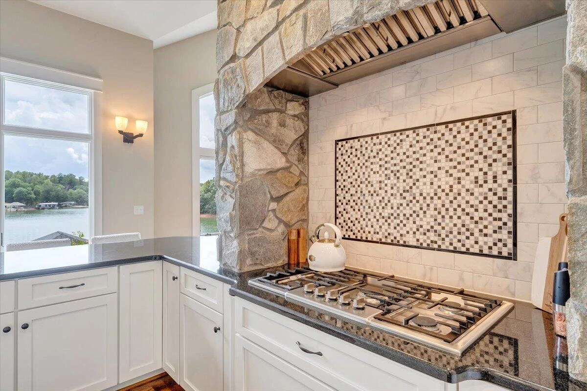 2512 Lakewood Forest RD - Photo 23