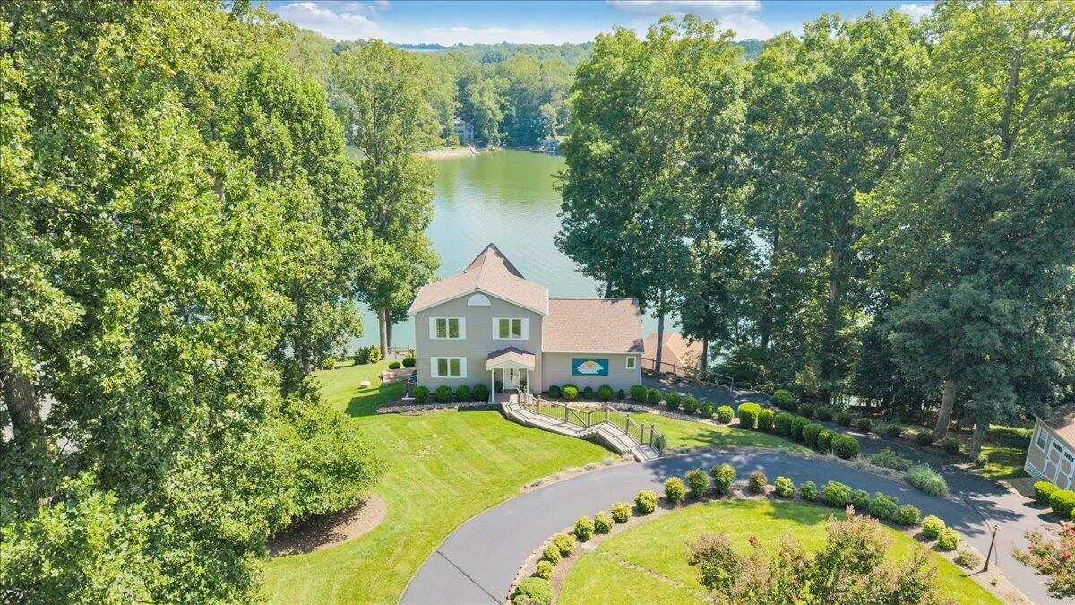 836 Long Island DR - Photo 3