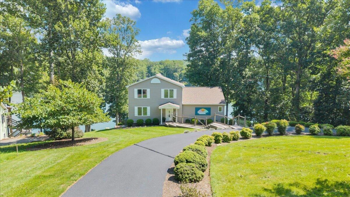 836 Long Island DR - Photo 4