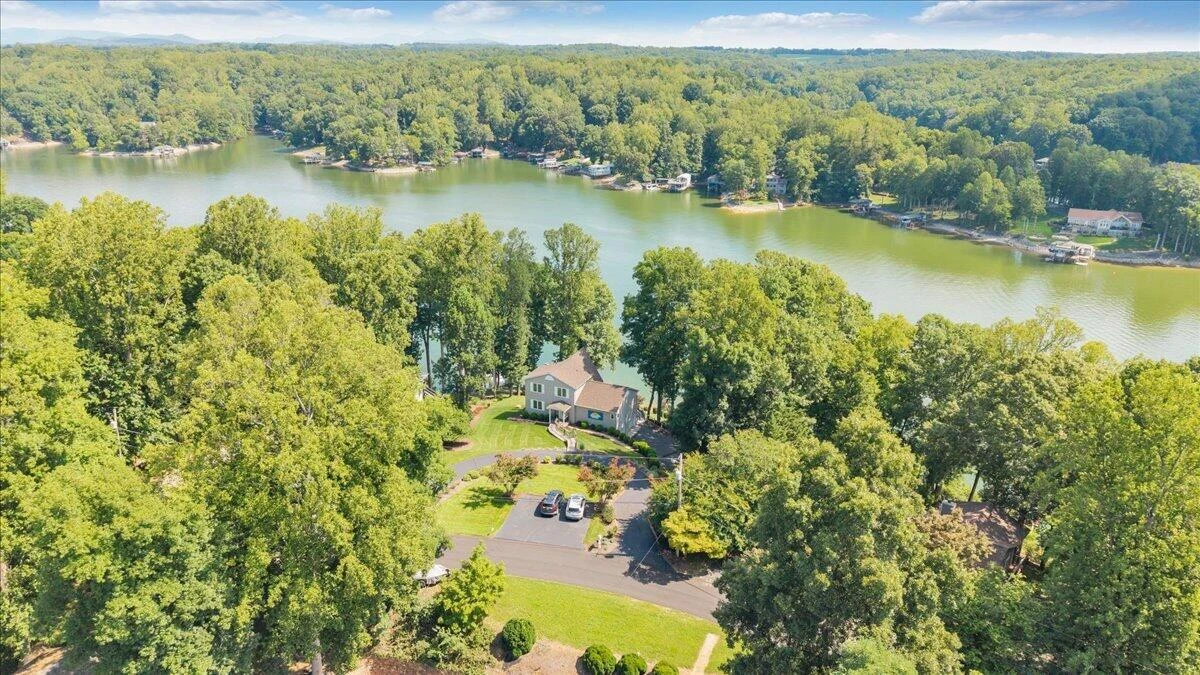 836 Long Island DR - Photo 5