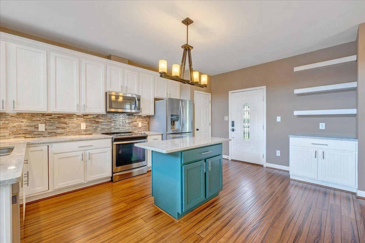 836 Long Island DR - Photo 6