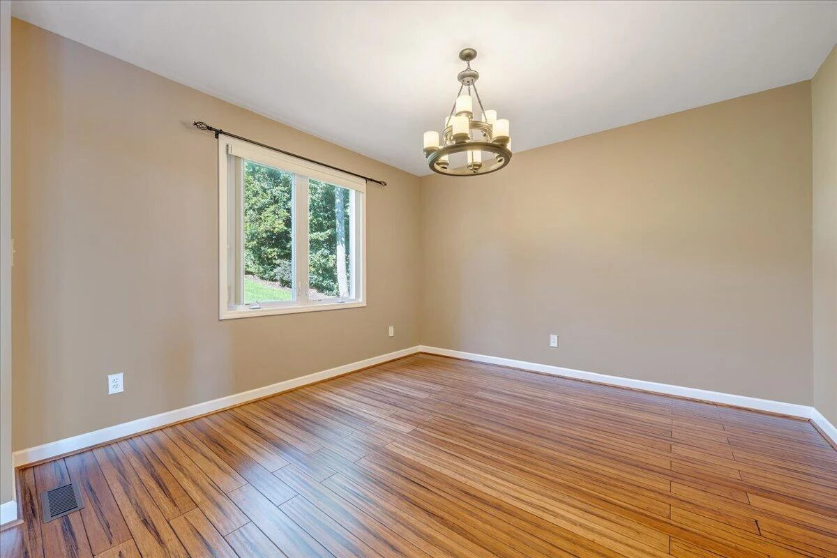 836 Long Island DR - Photo 9