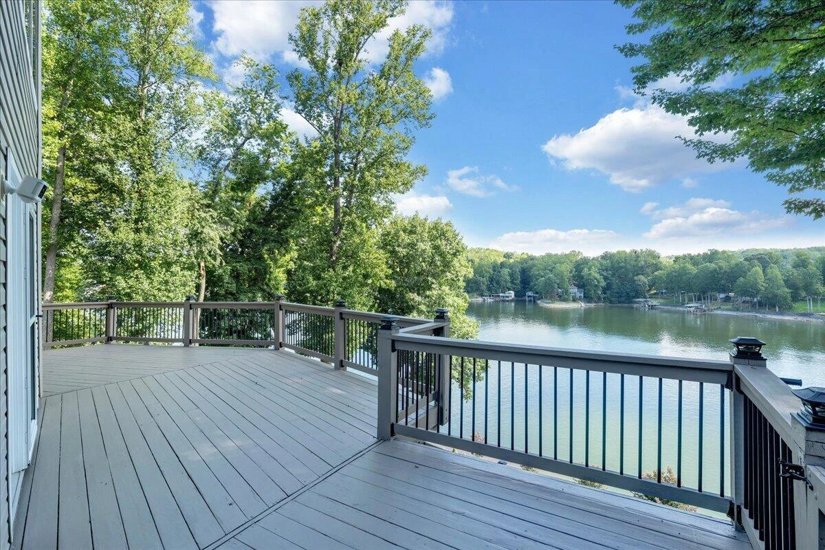 836 Long Island DR - Photo 16