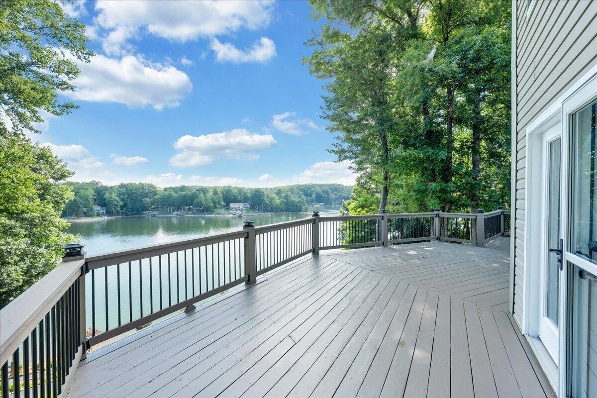836 Long Island DR - Photo 17