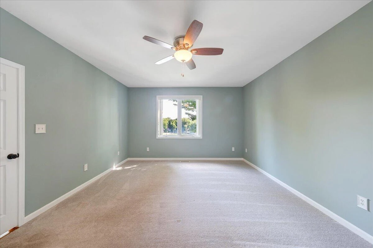 836 Long Island DR - Photo 19