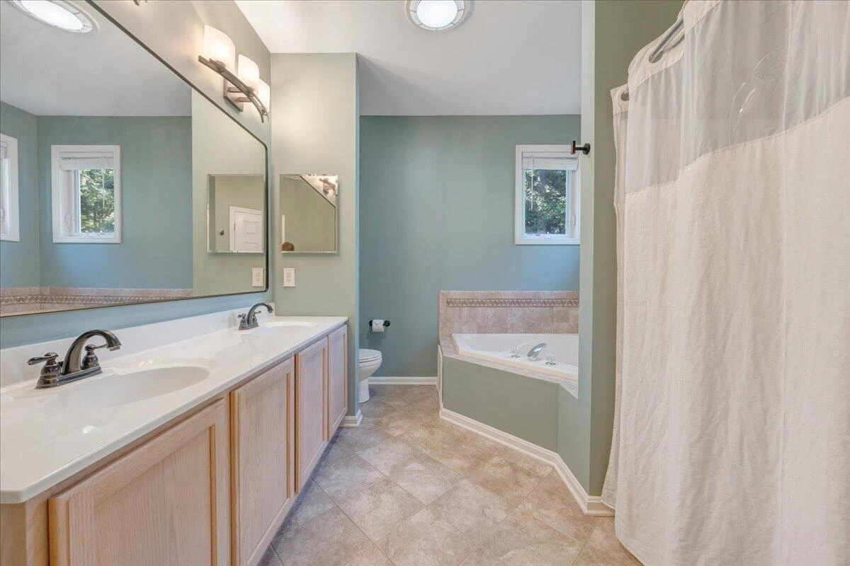 836 Long Island DR - Photo 22