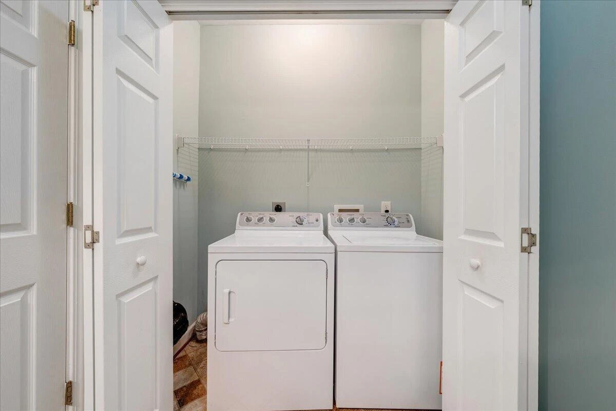 836 Long Island DR - Photo 24