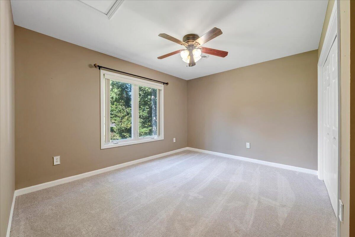 836 Long Island DR - Photo 29