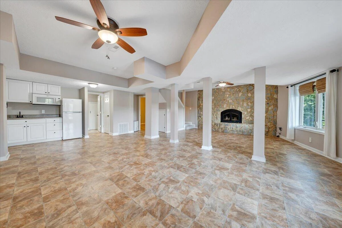 836 Long Island DR - Photo 33
