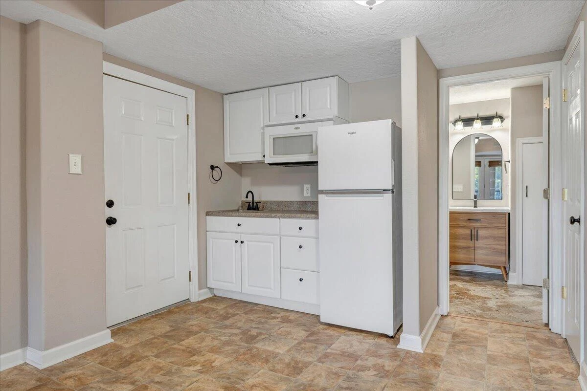 836 Long Island DR - Photo 34