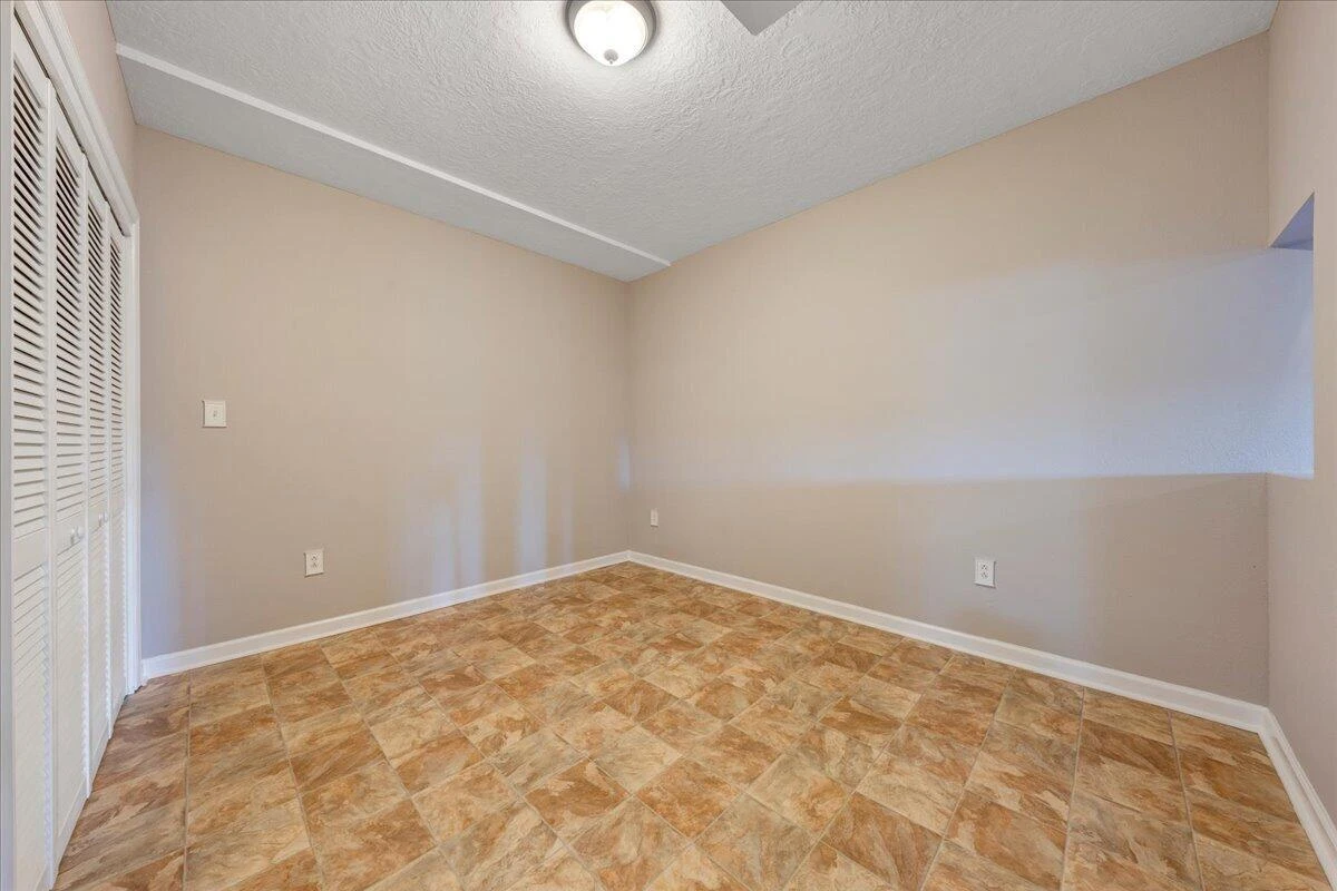 836 Long Island DR - Photo 35