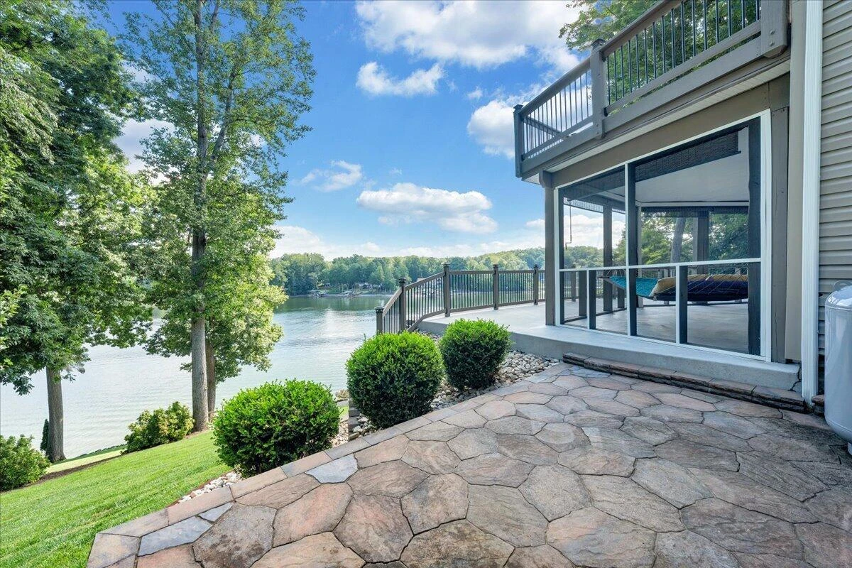 836 Long Island DR - Photo 44
