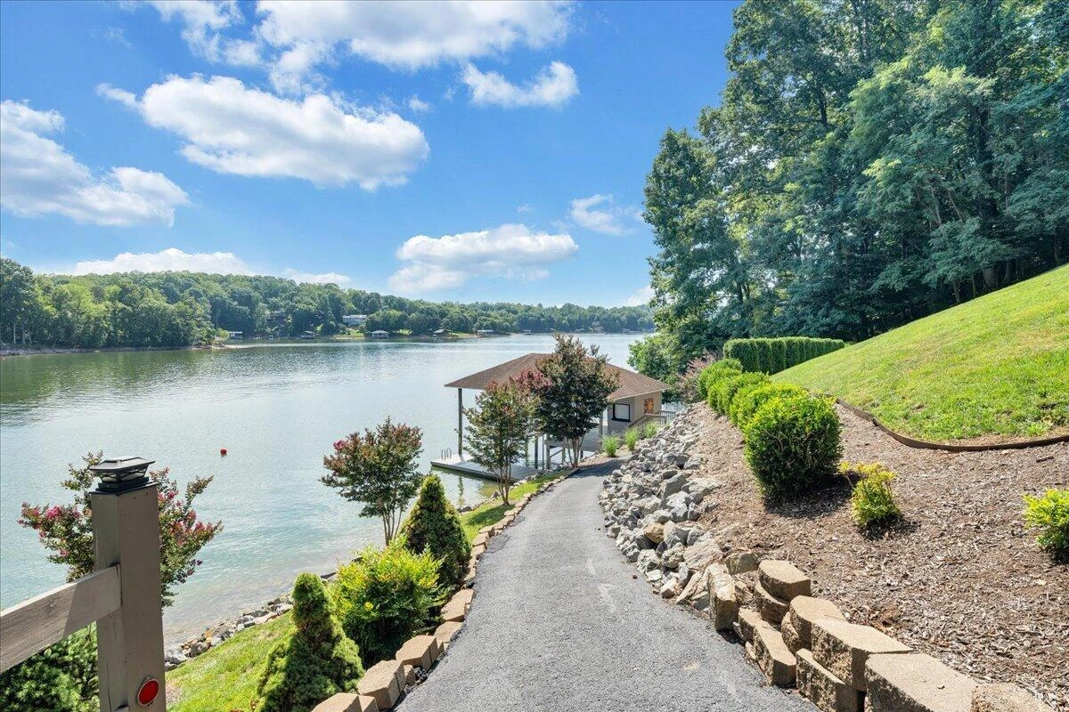 836 Long Island DR - Photo 49