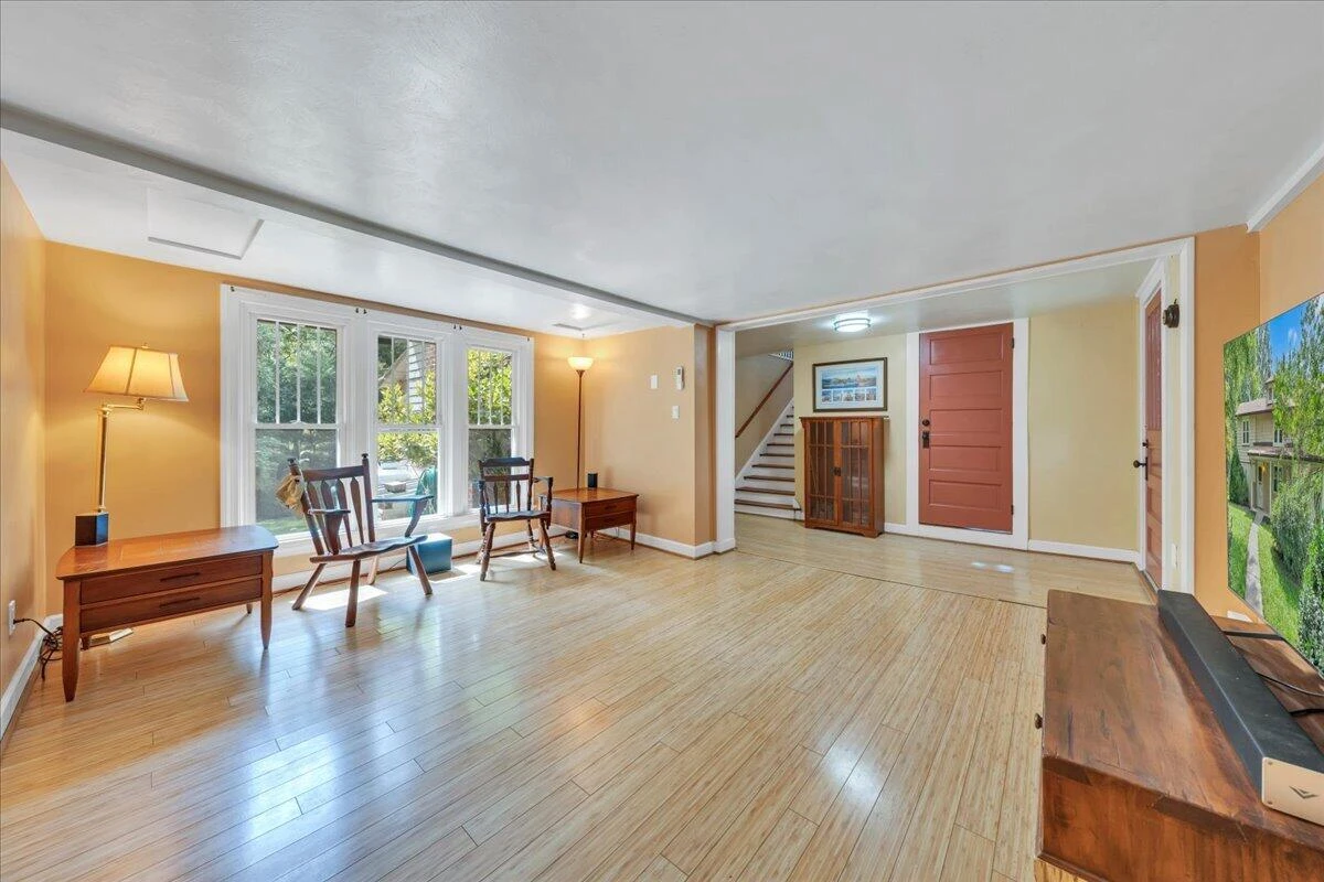 6907 Dawnwood RD - Photo 8