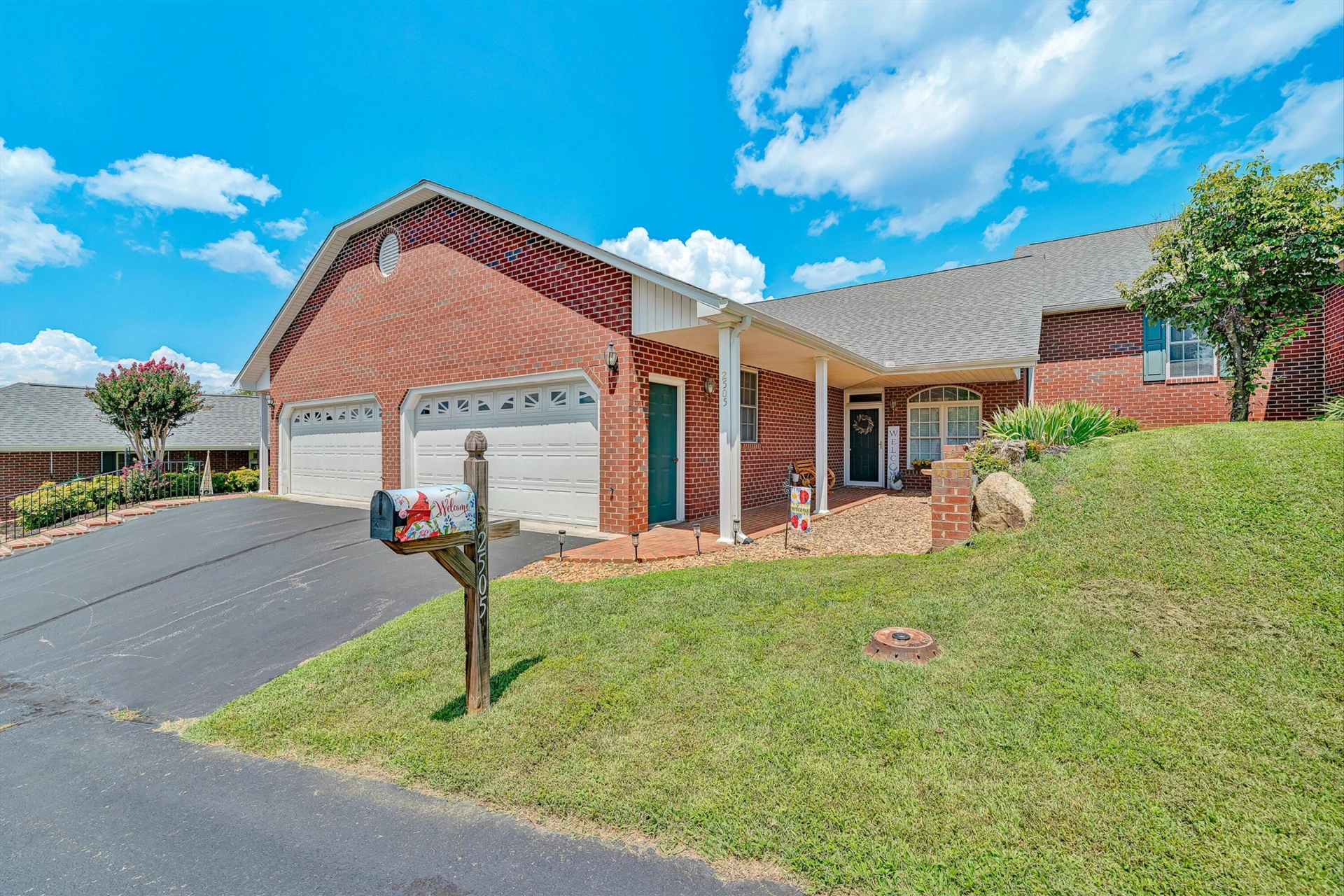 2505 Feather Garden CIR