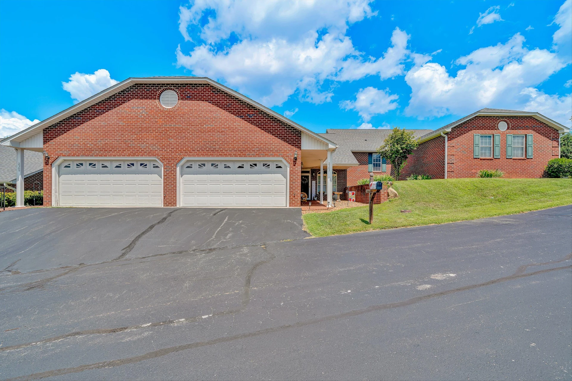 2505 Feather Garden CIR - Photo 2