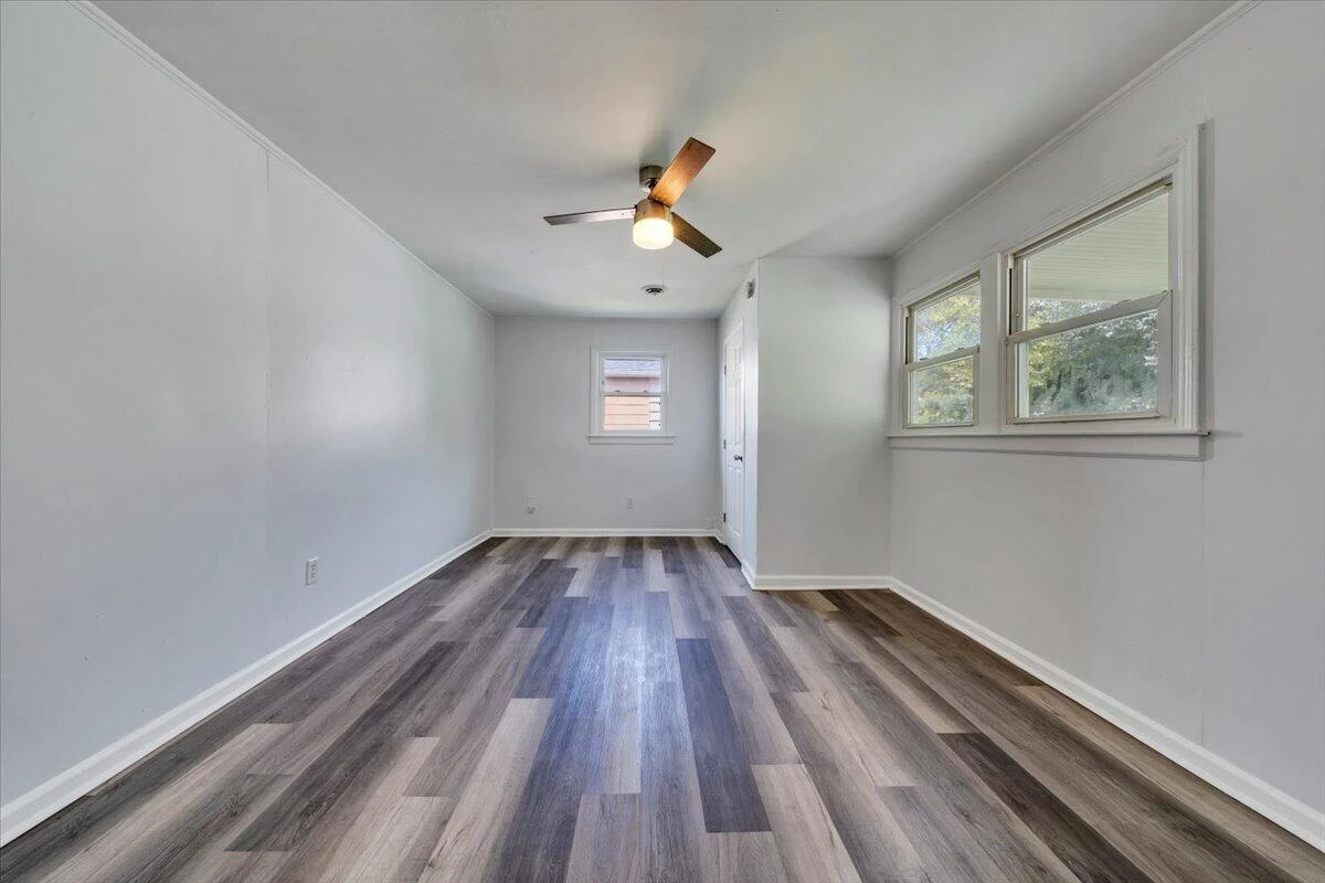 1427 Gilmer AVE NW - Photo 14