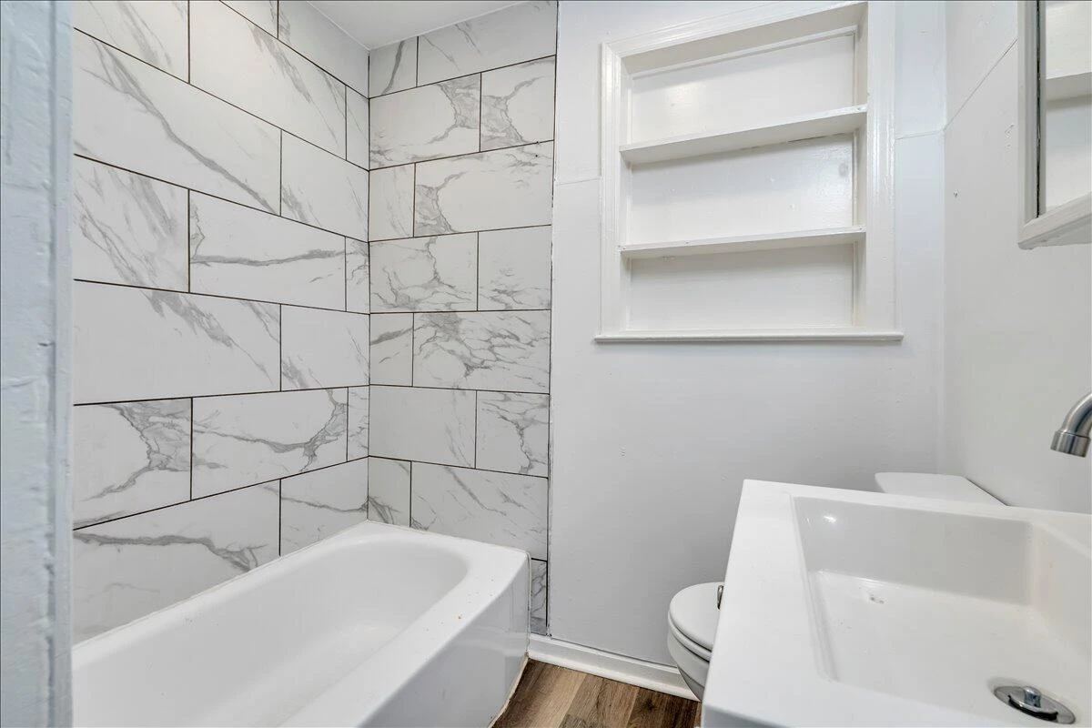 1427 Gilmer AVE NW - Photo 17