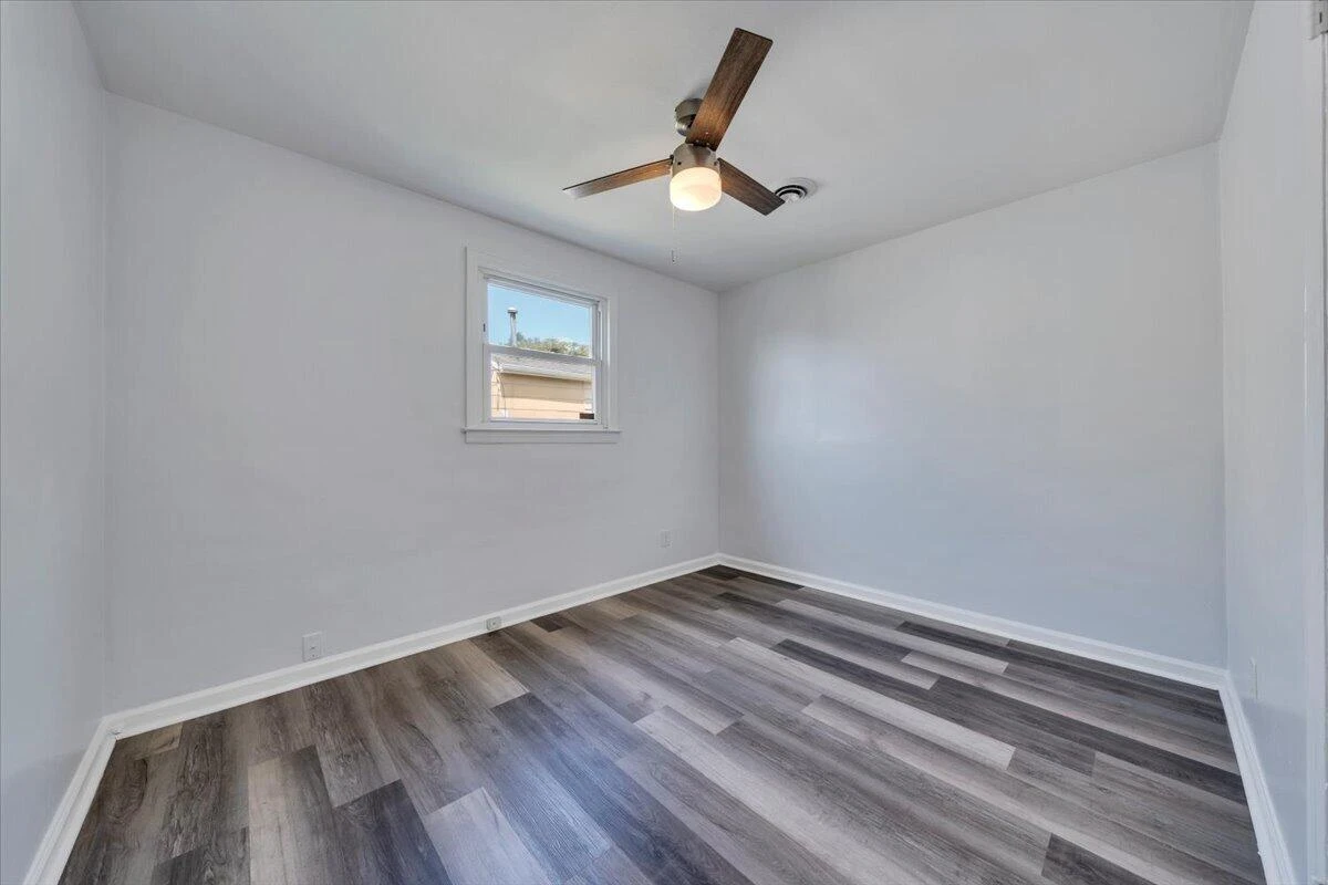 1427 Gilmer AVE NW - Photo 19
