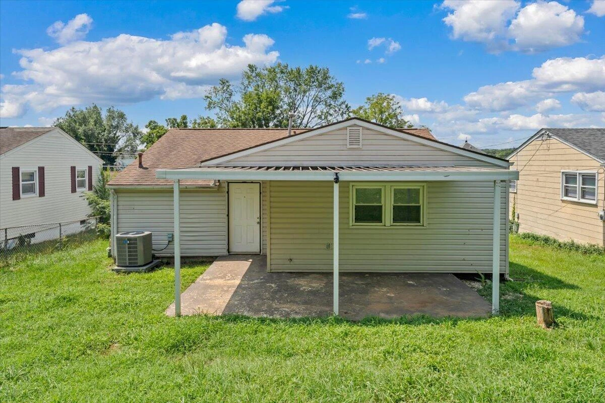 1427 Gilmer AVE NW - Photo 21