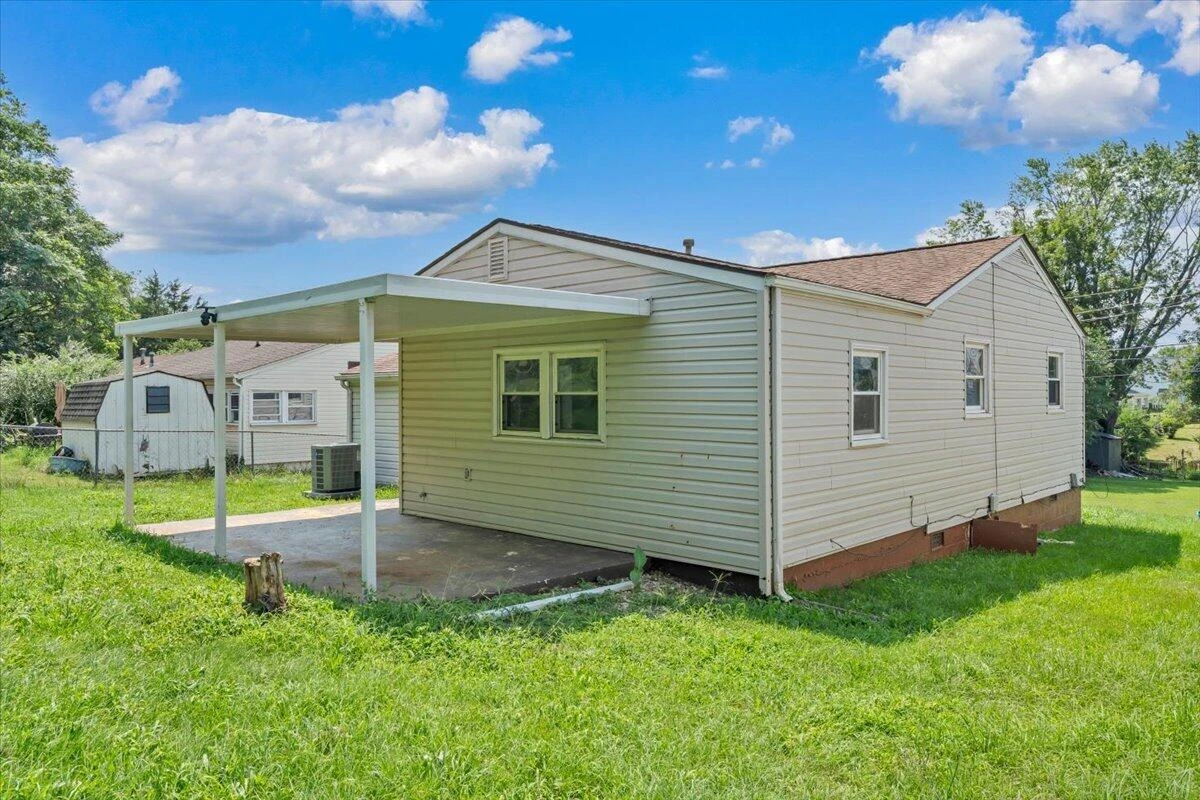 1427 Gilmer AVE NW - Photo 22