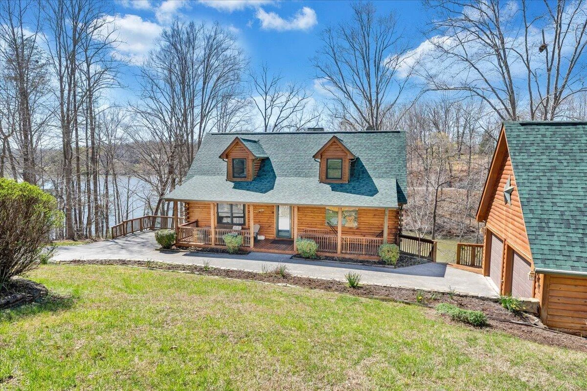 239 Blackwater Landing DR