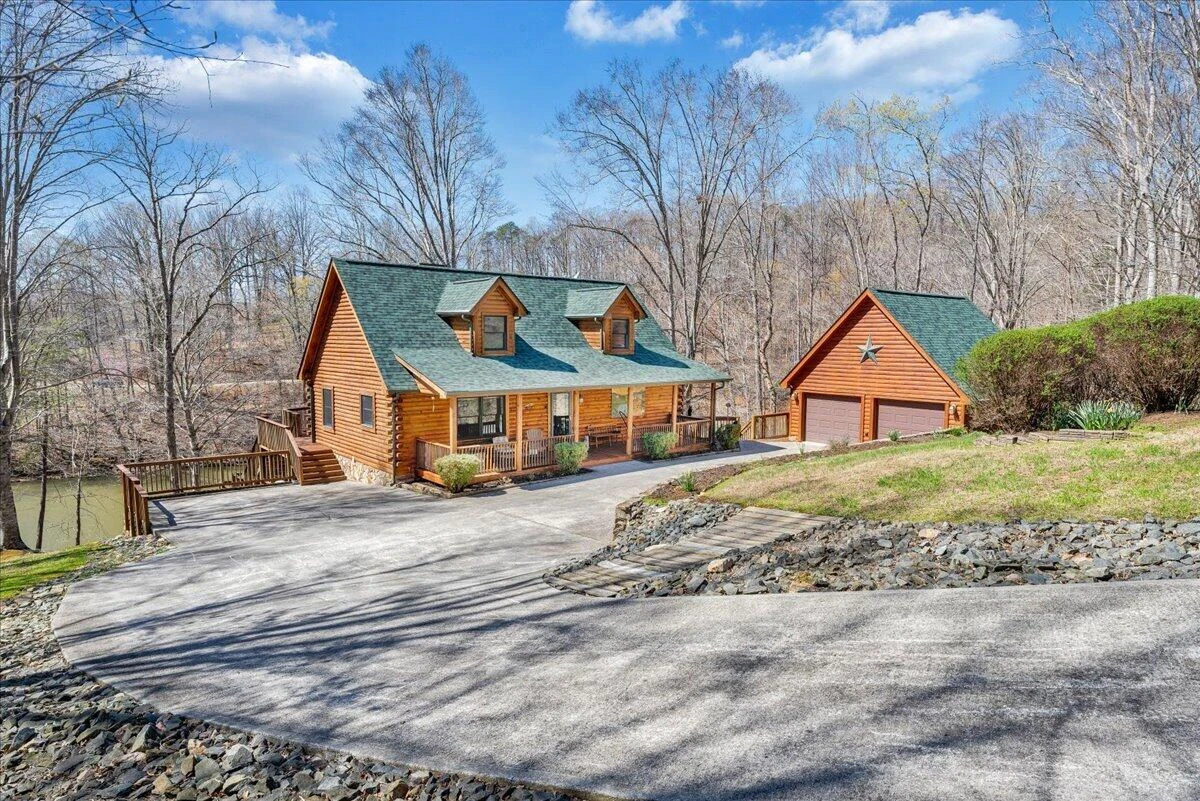 239 Blackwater Landing DR - Photo 2