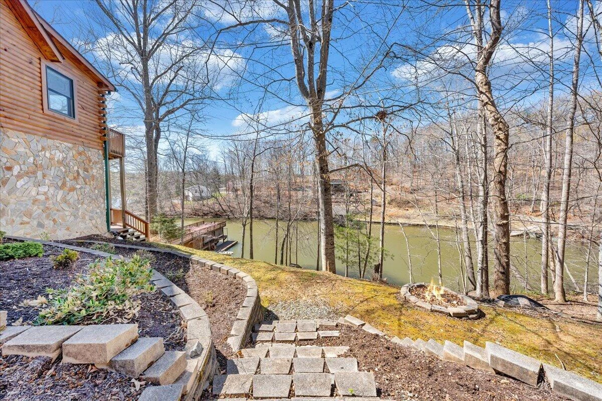 239 Blackwater Landing DR - Photo 53