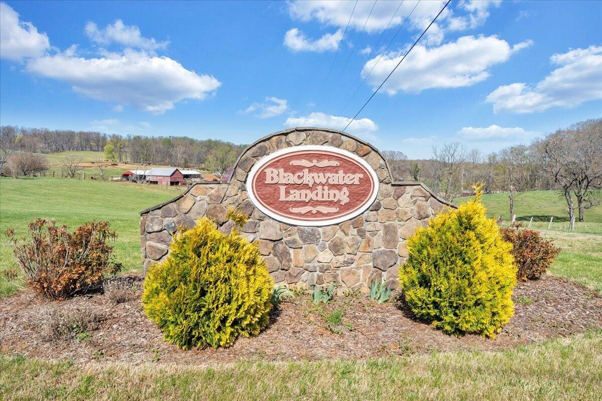 239 Blackwater Landing DR - Photo 72