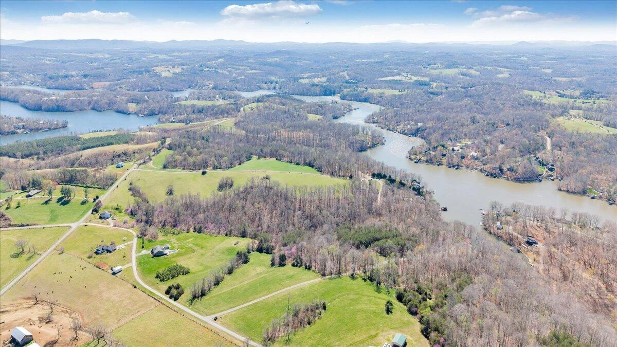 239 Blackwater Landing DR - Photo 82