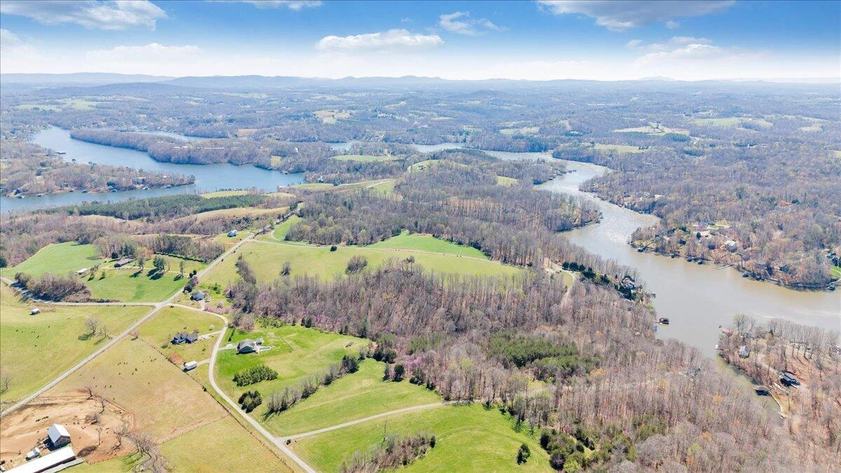 239 Blackwater Landing DR - Photo 83