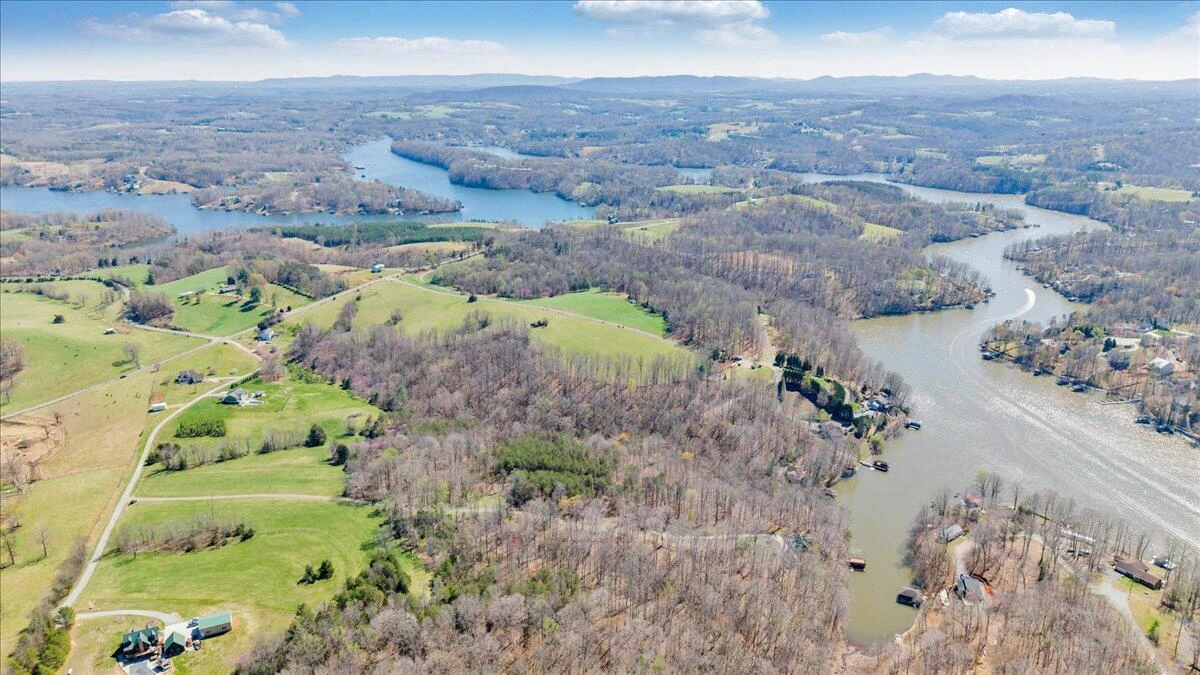 239 Blackwater Landing DR - Photo 85