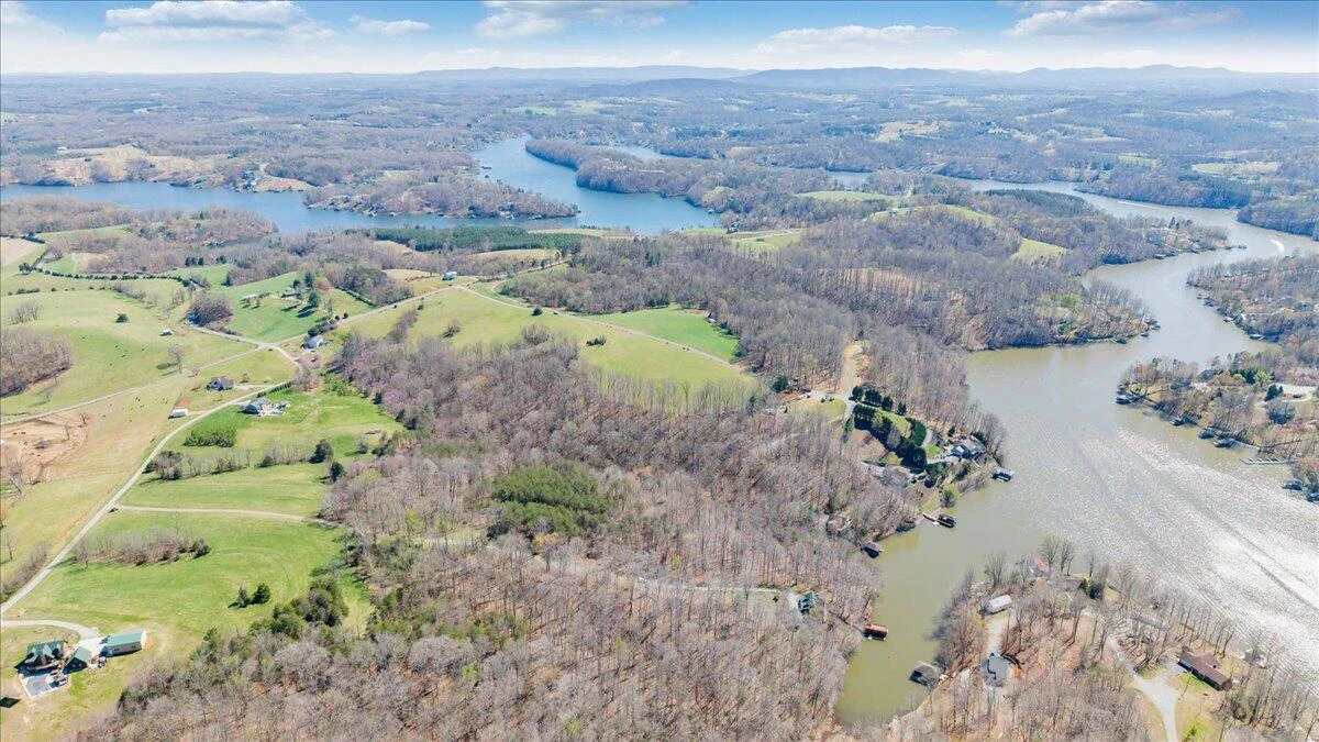 239 Blackwater Landing DR - Photo 86