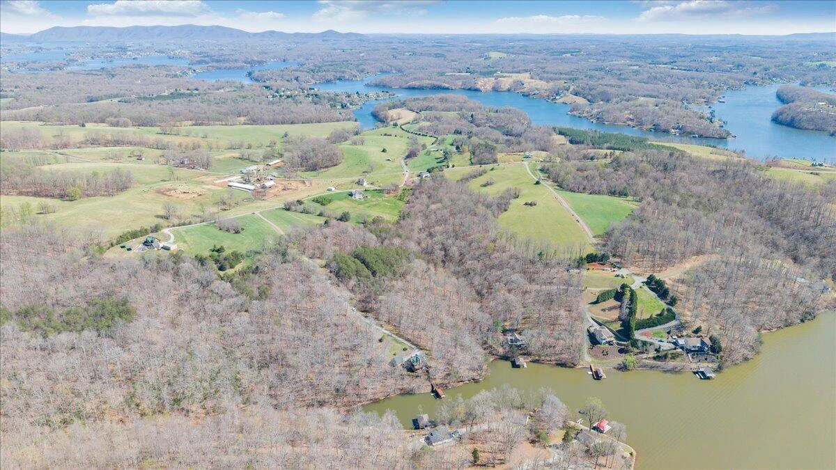 239 Blackwater Landing DR - Photo 89