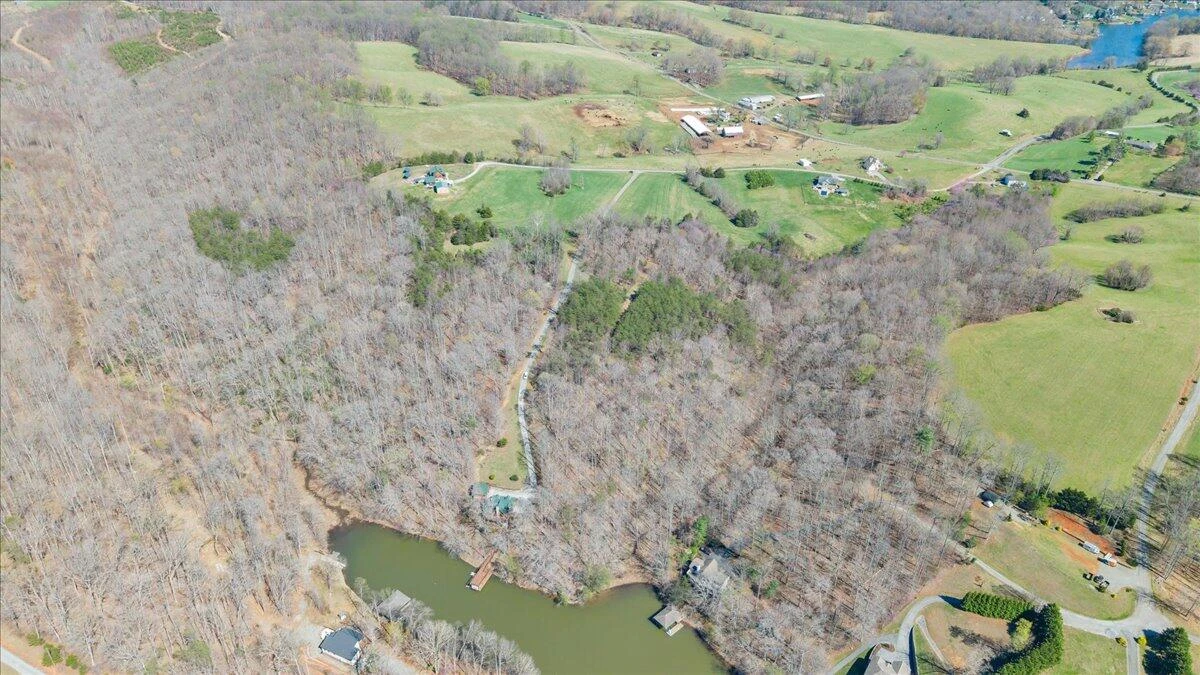 239 Blackwater Landing DR - Photo 94