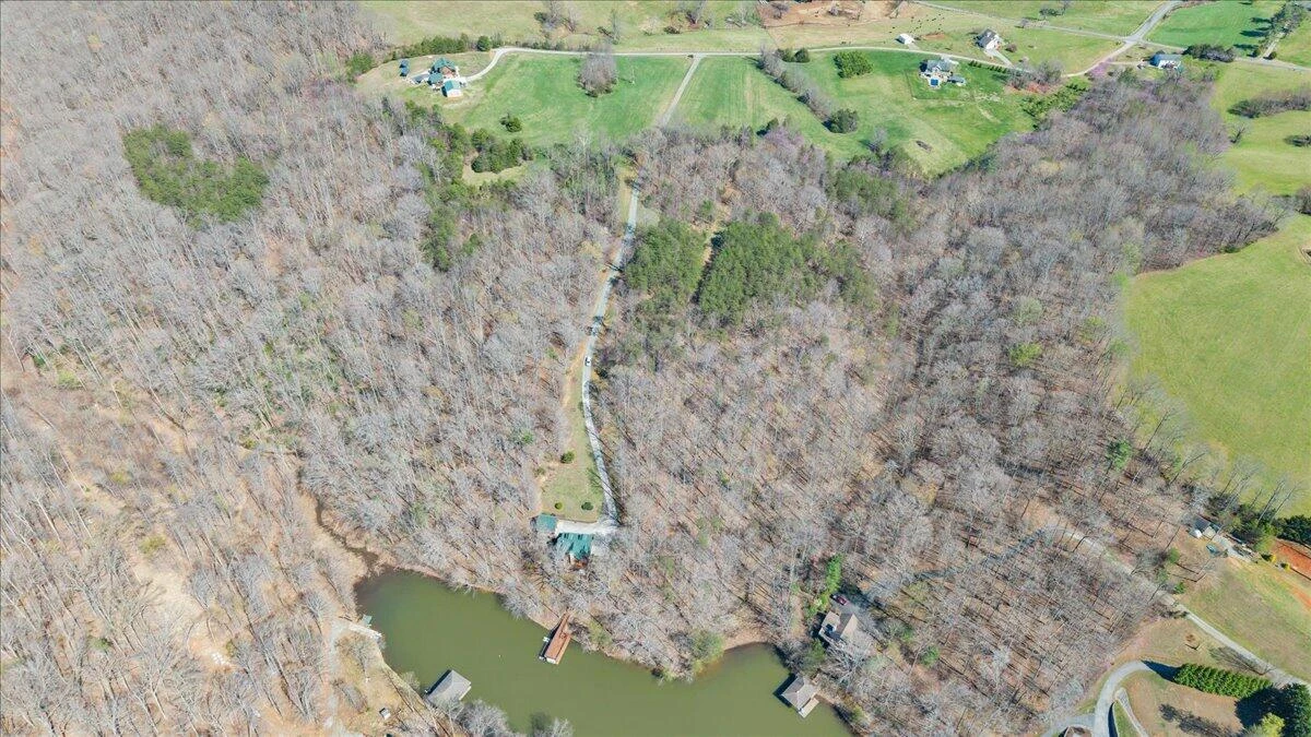 239 Blackwater Landing DR - Photo 95