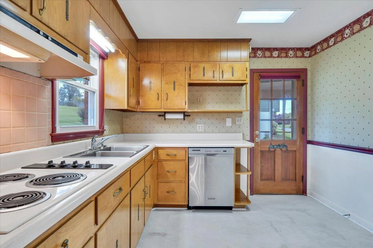 3917 Delavan ST - Photo 10