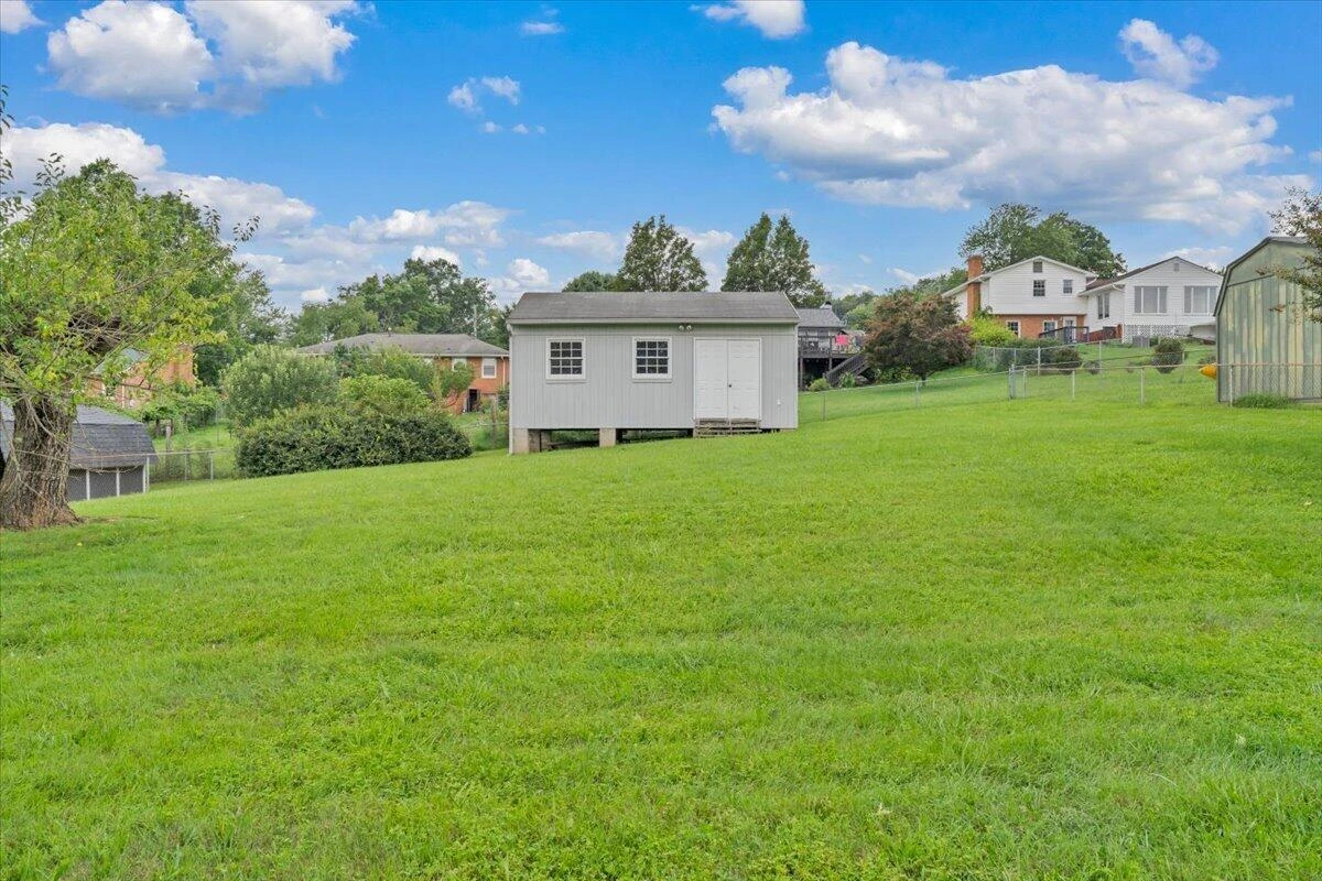 3917 Delavan ST - Photo 29