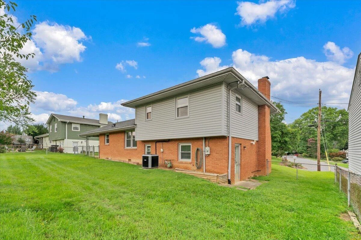 3917 Delavan ST - Photo 33