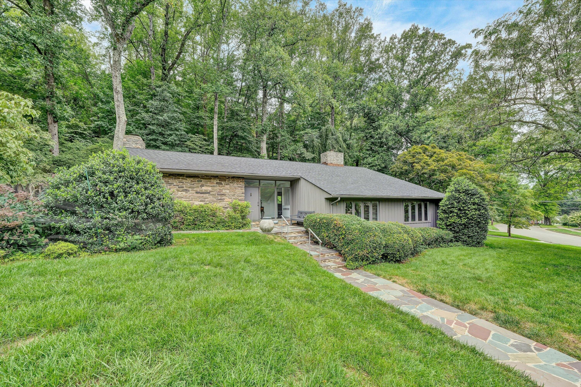 3203 Peakwood DR SW - Photo 2