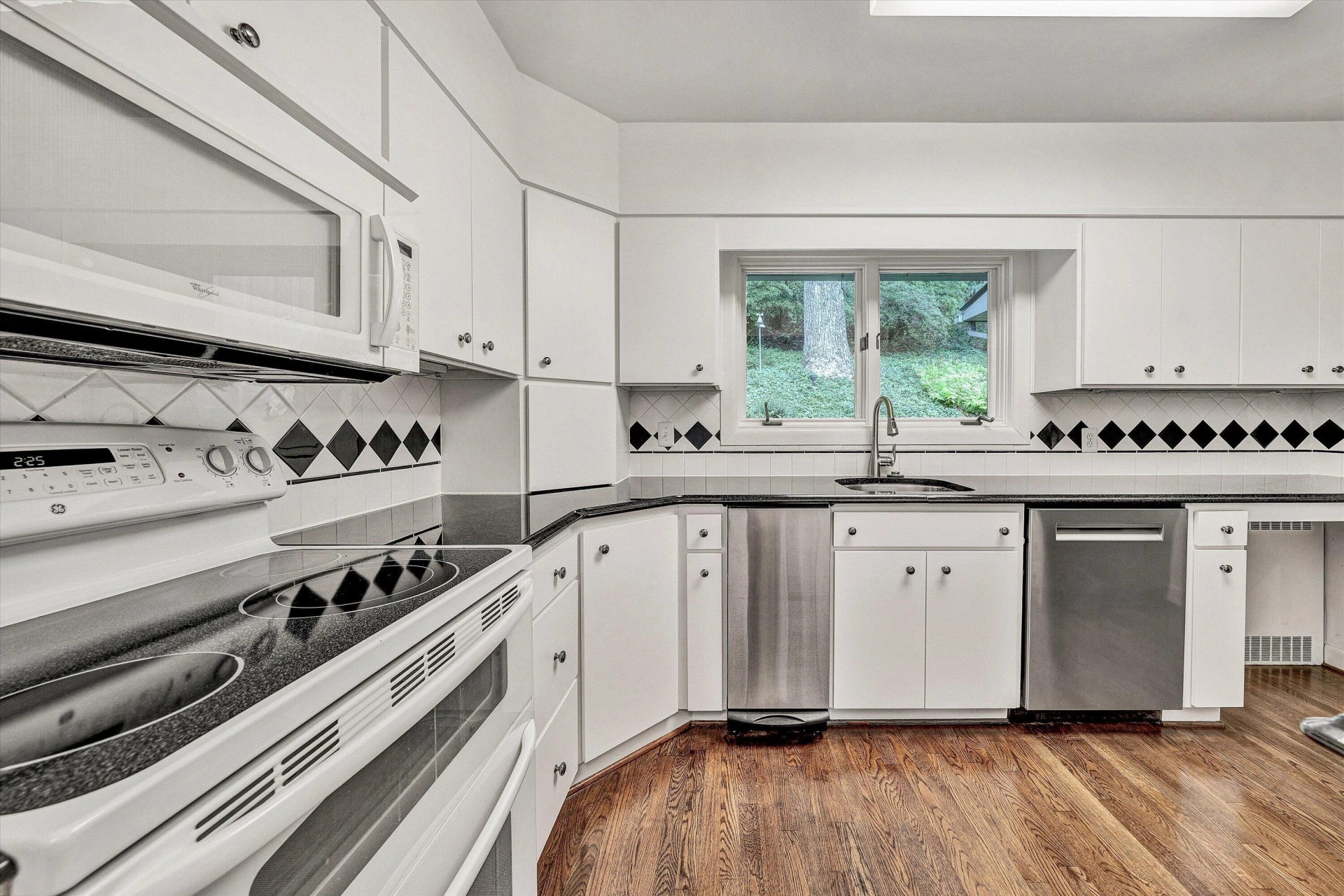 3203 Peakwood DR SW - Photo 16