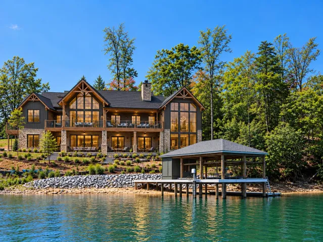34 Mountain Glen DR, Penhook, VA, 24137