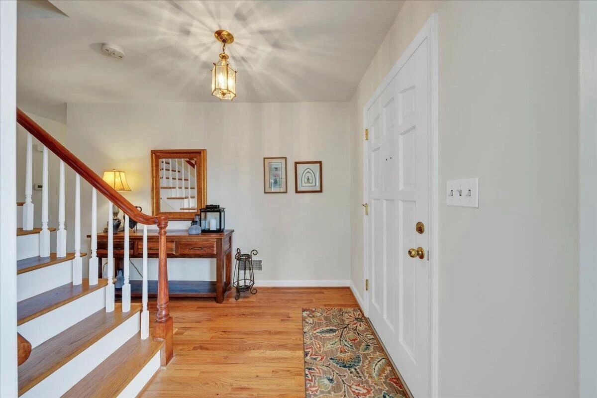2637 Willowlawn ST - Photo 4