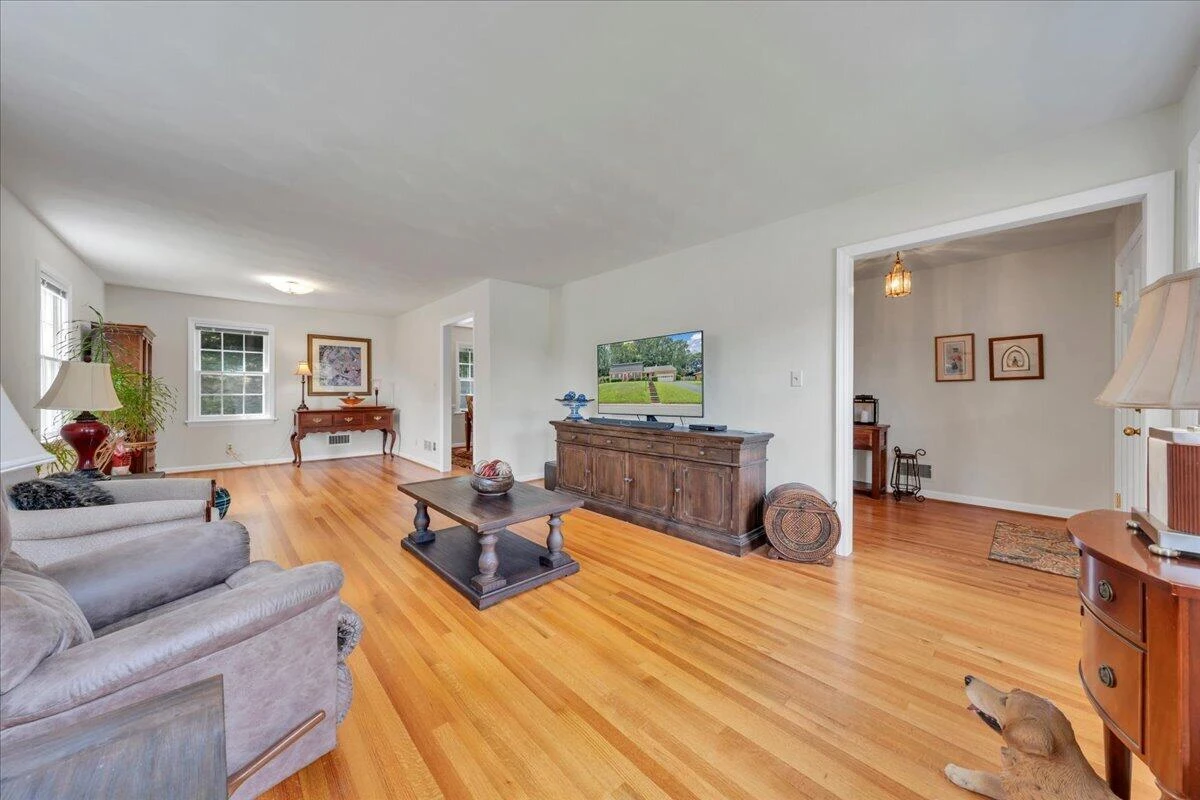 2637 Willowlawn ST - Photo 7