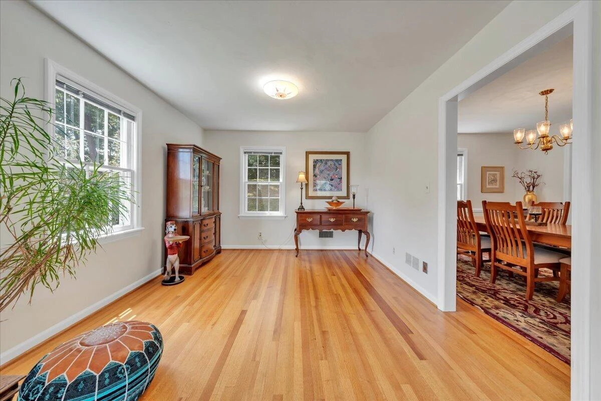 2637 Willowlawn ST - Photo 8