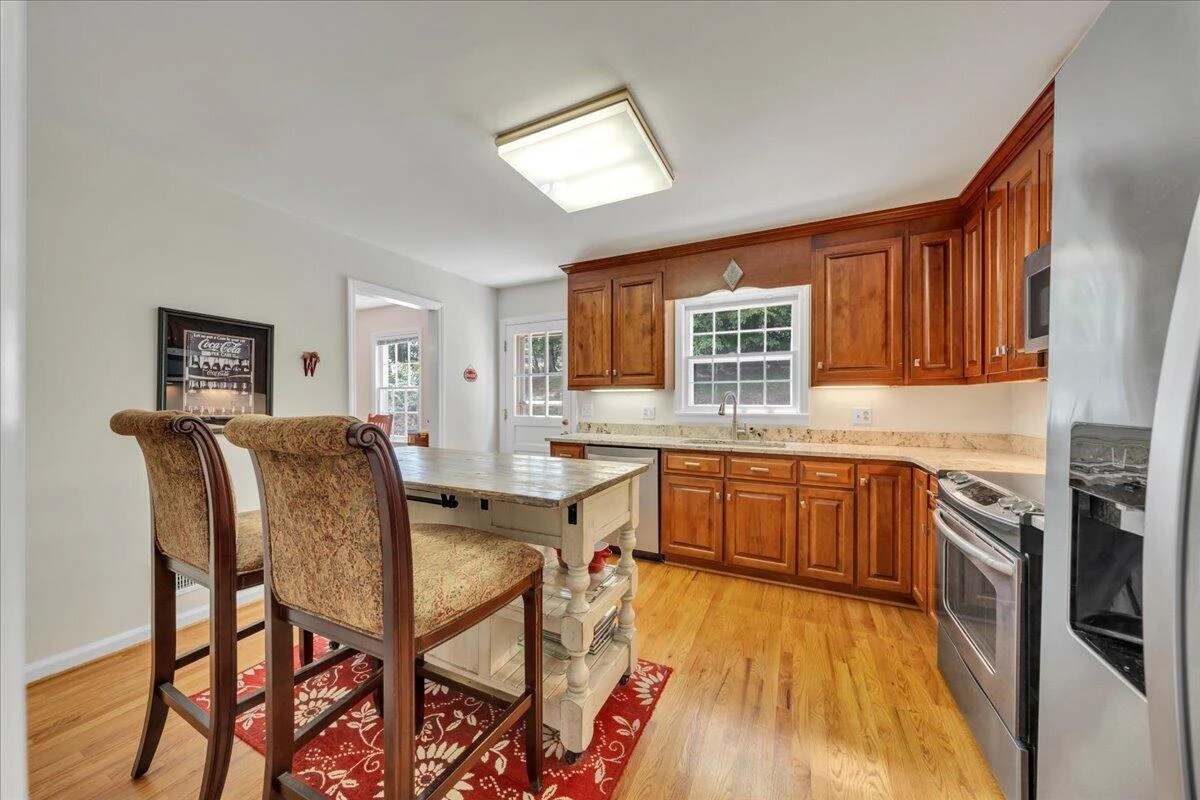 2637 Willowlawn ST - Photo 10