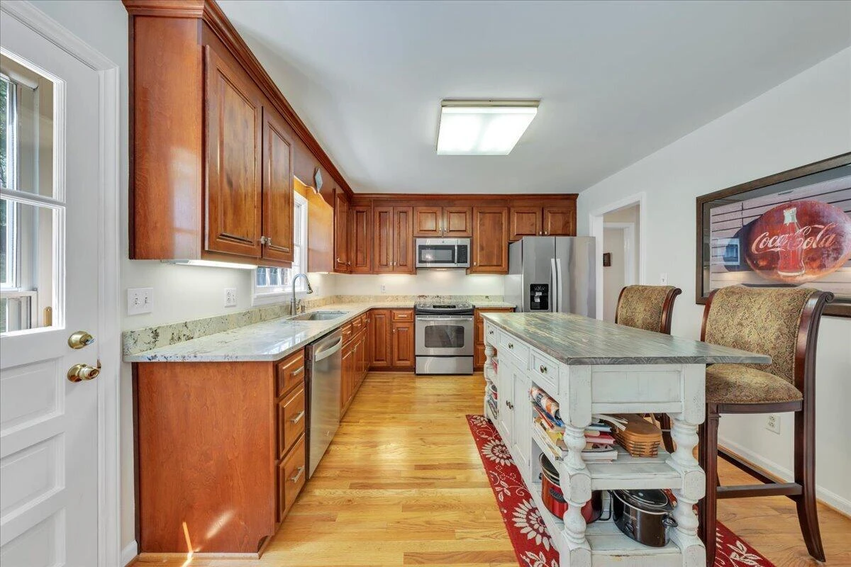 2637 Willowlawn ST - Photo 13