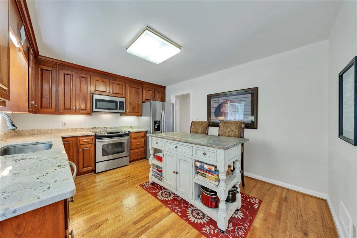 2637 Willowlawn ST - Photo 14