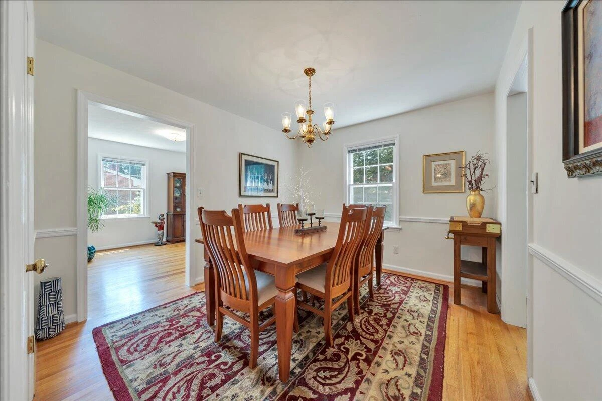 2637 Willowlawn ST - Photo 16