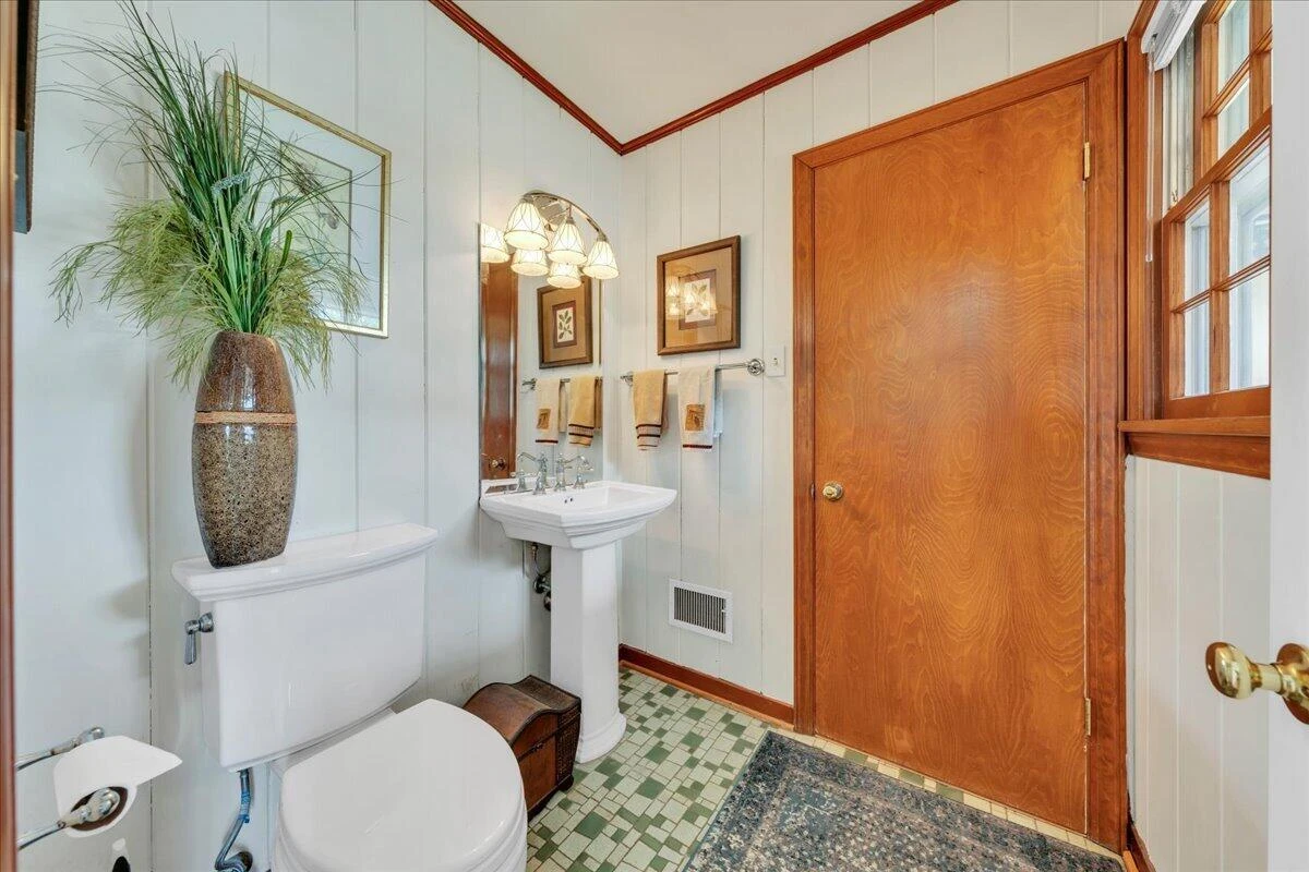 2637 Willowlawn ST - Photo 21